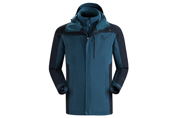 三合一沖鋒衣內膽選擇羽絨好還是抓絨好?沖鋒衣廠家為你解答